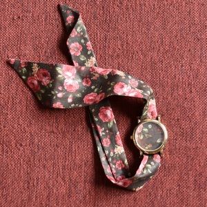 UO Retro Floral Ribbon Wristwatch